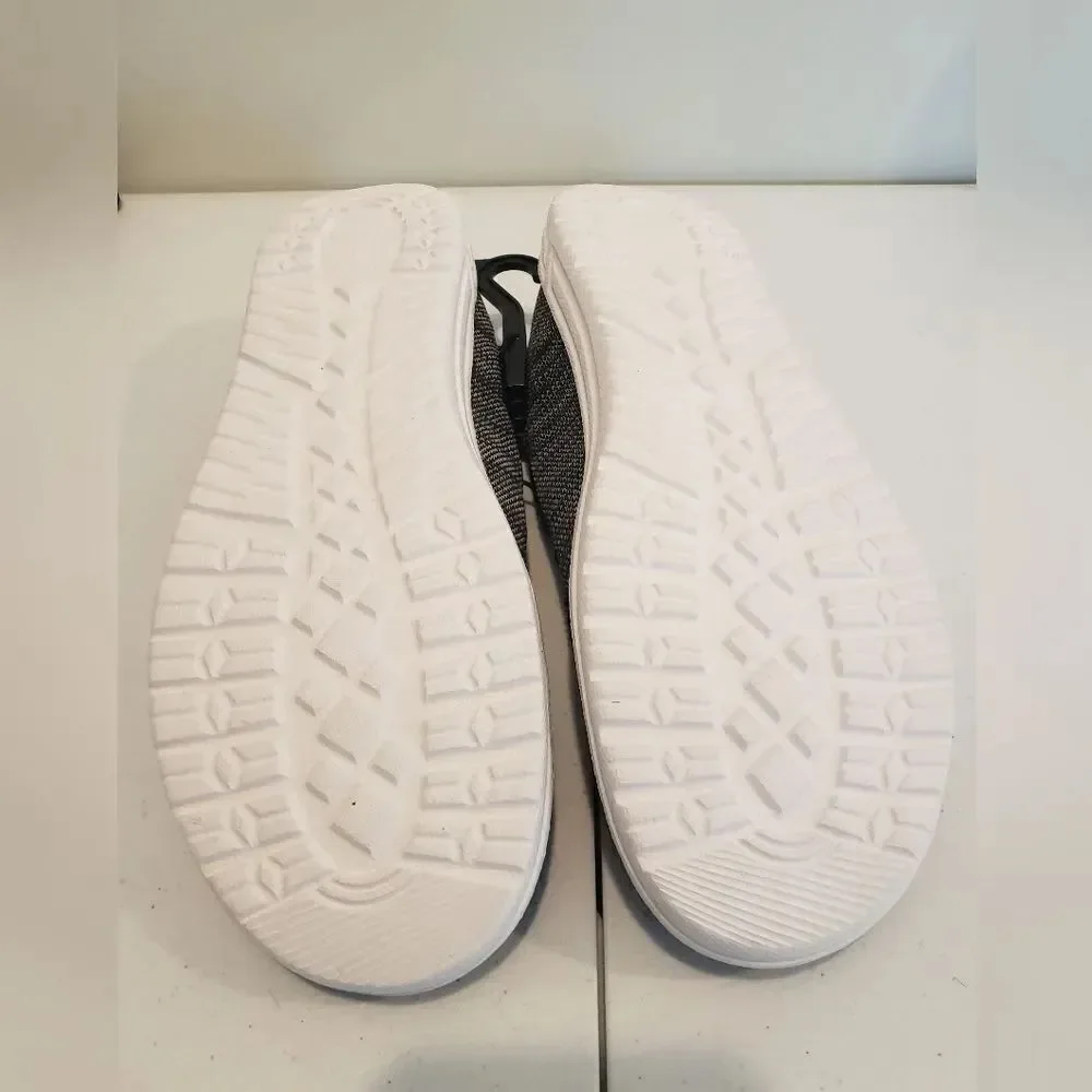 NWT George House Shoes Size 9